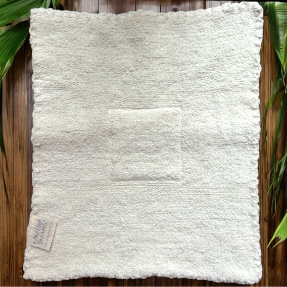 SOLD BAREFOOT DREAMS 100% Kashwere Chenilla Newborn Baby Blanket Sand Castle - Picture 3 of 8